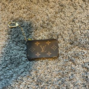 Cute wallet, got it in New York on the street haha.